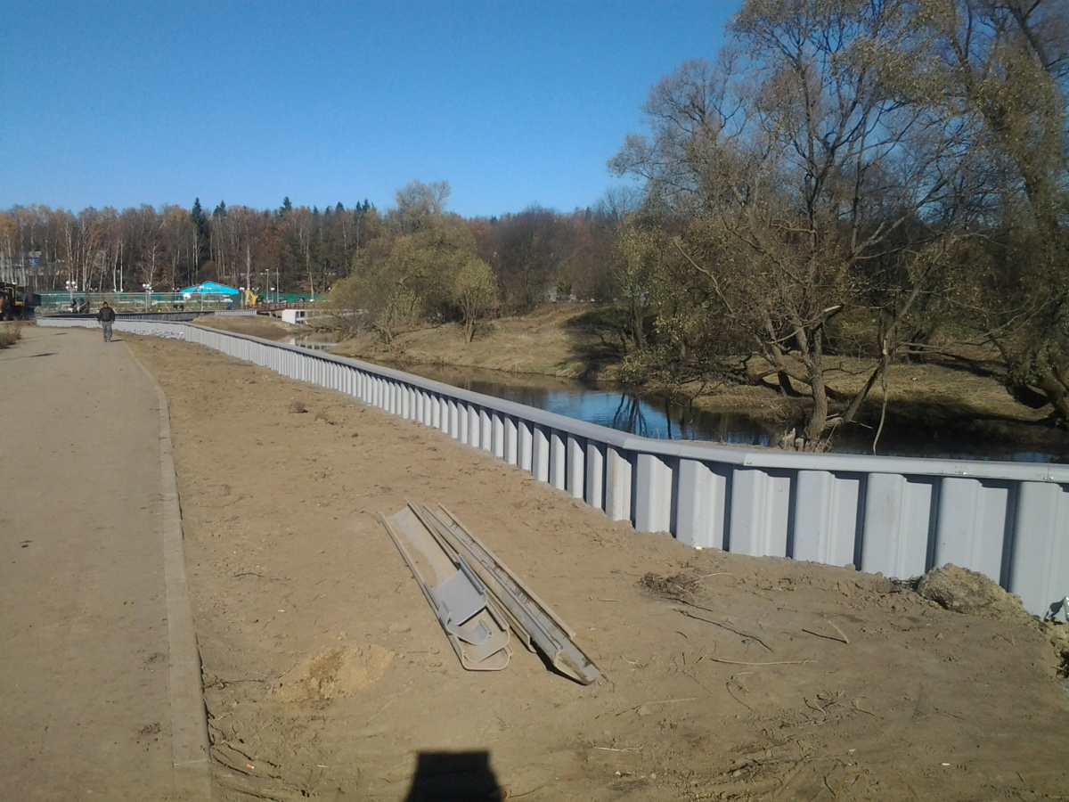 Укрепление склонов и берега реки Пахра