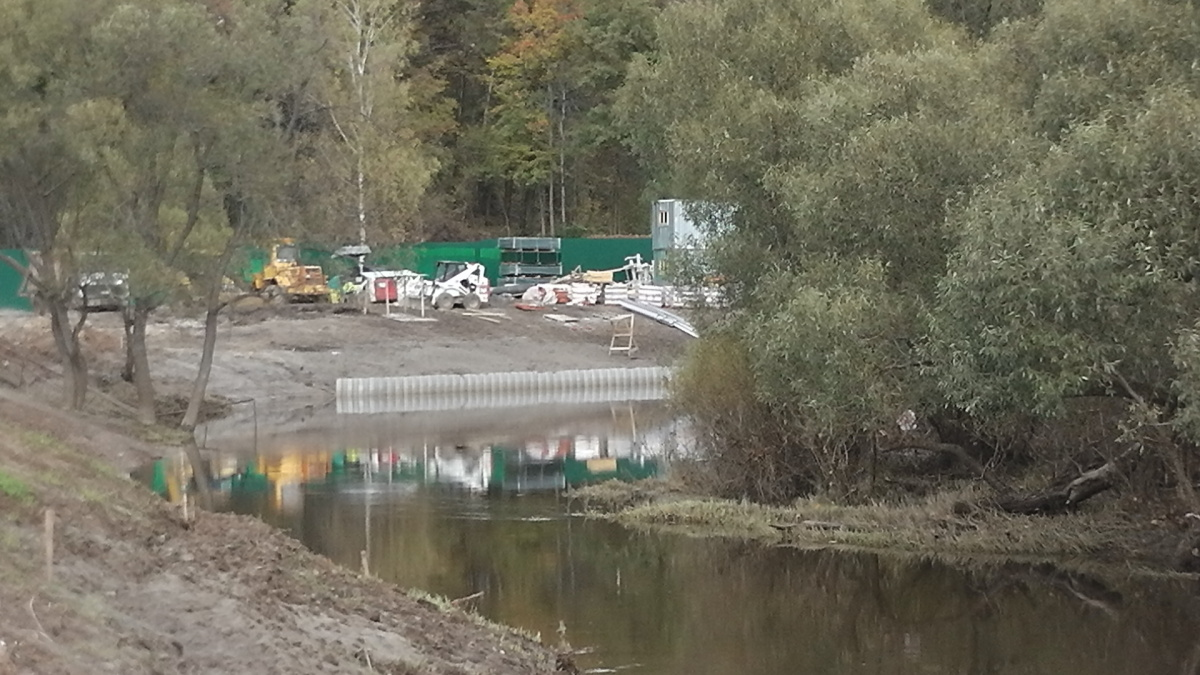 Укрепление склонов и берега реки Пахра